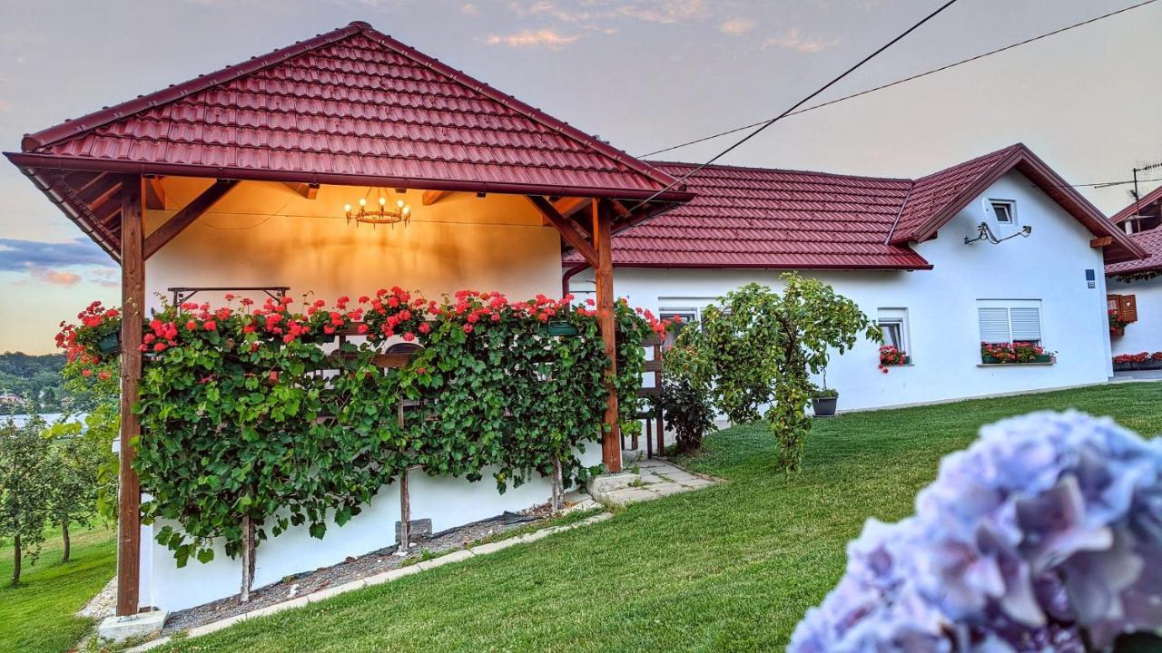 Strigova Holiday Home Rojko מראה חיצוני תמונה